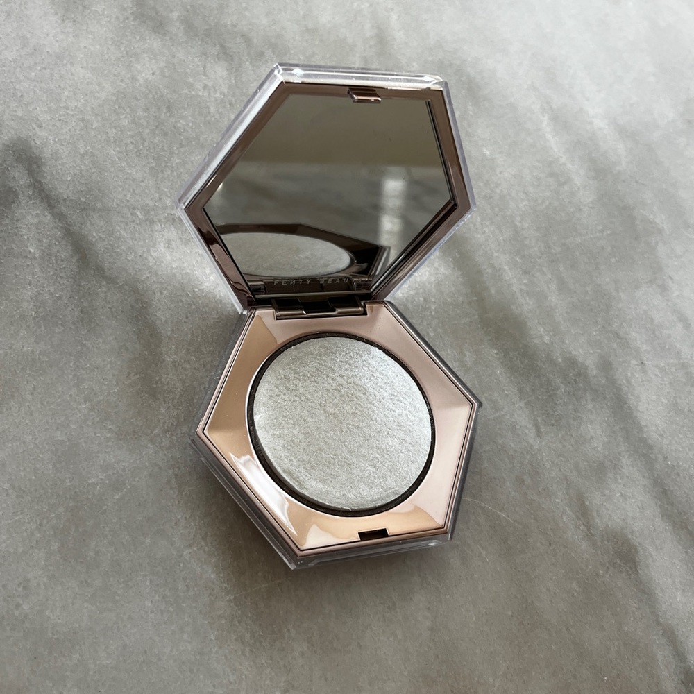 Fenty Beauty Highlight